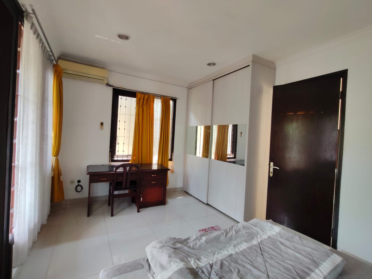 Rumah Disewakan di Cluster Taman Beverly Lippo Cikarang